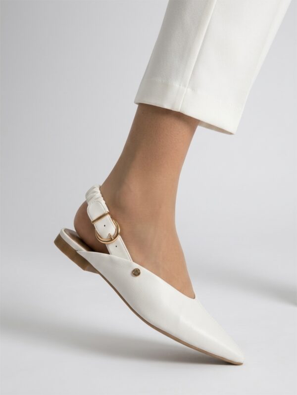 Λευκά μυτερά slingback